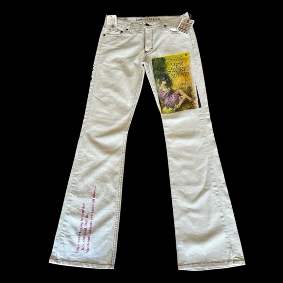 Rare "Her Secret Affair" Relic Mystery Book Cover Jeans, Ivory Flared Denim, NWT - Picture 1 of 8